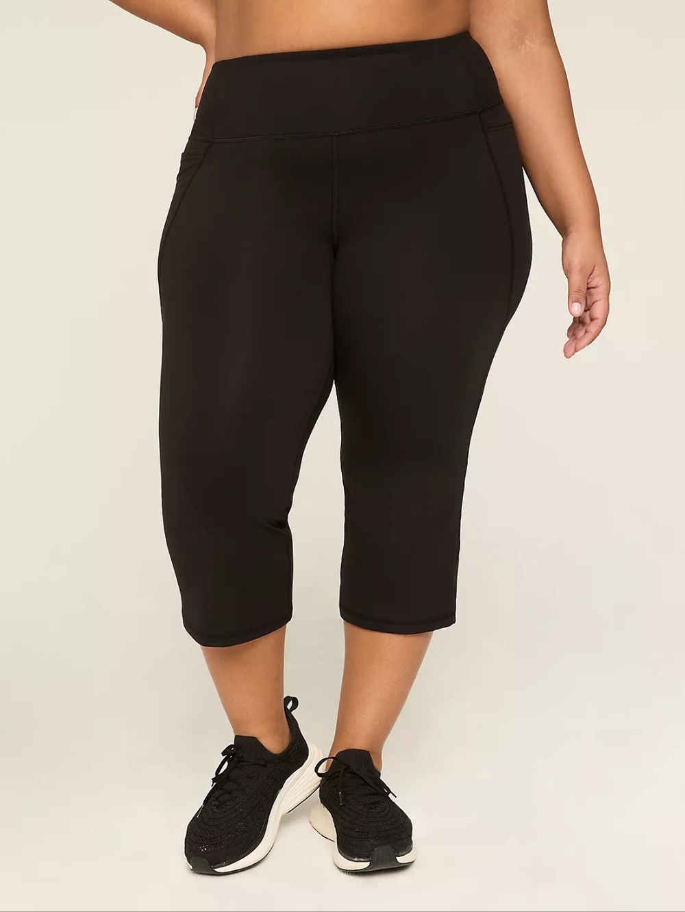 LIVI Signature Stretch Bootcut Capri